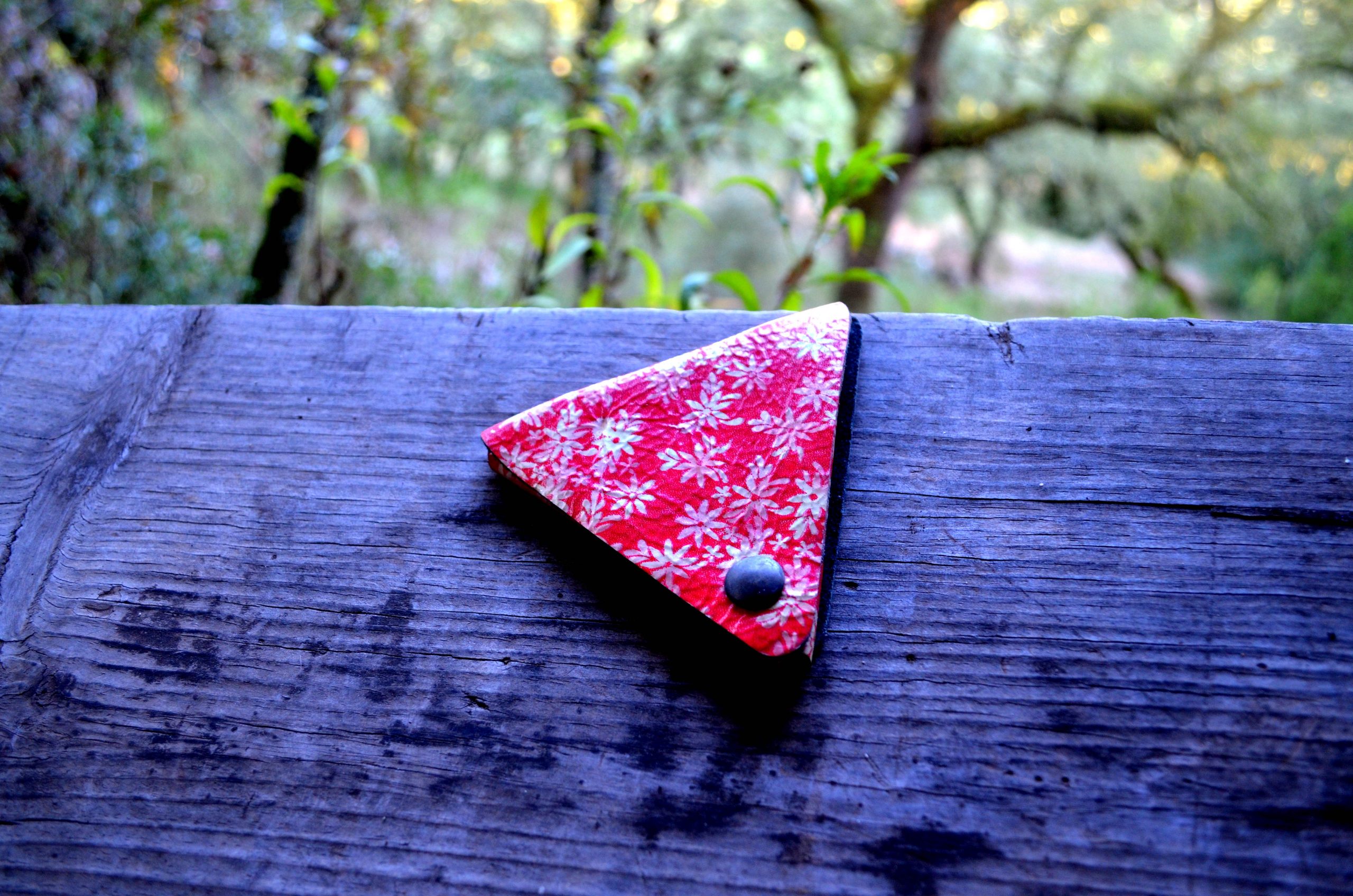 Chamuça Red Flowers by J.B