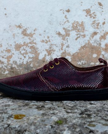 Supertubos 1.0 Bond Girl